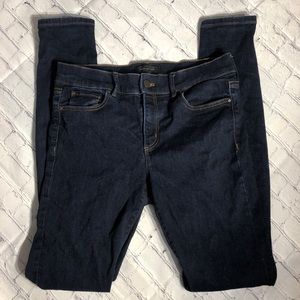 EUC Ann Taylor Dark Wash Skinny Jeans Size 4T